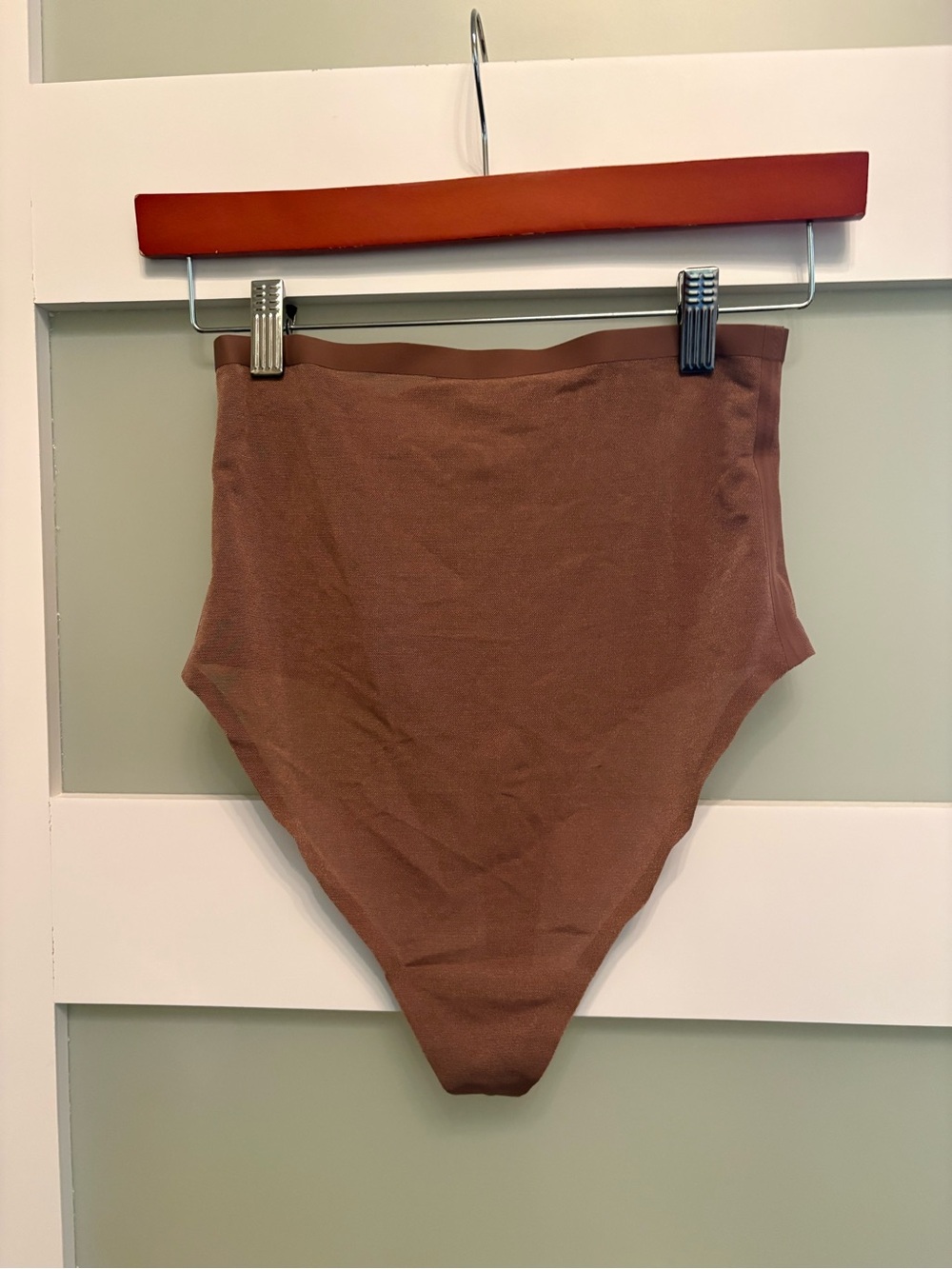 SKIMS Sheer Sculpt High waisted thong Size Large